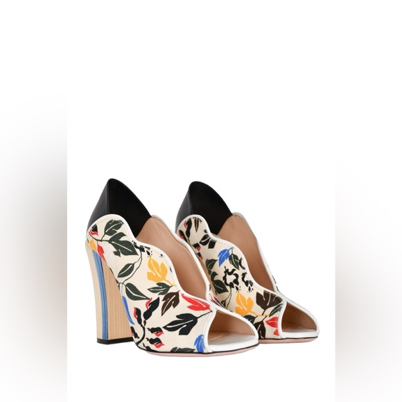 Fendi Rococo Floral High Heels - Picture 3 of 6